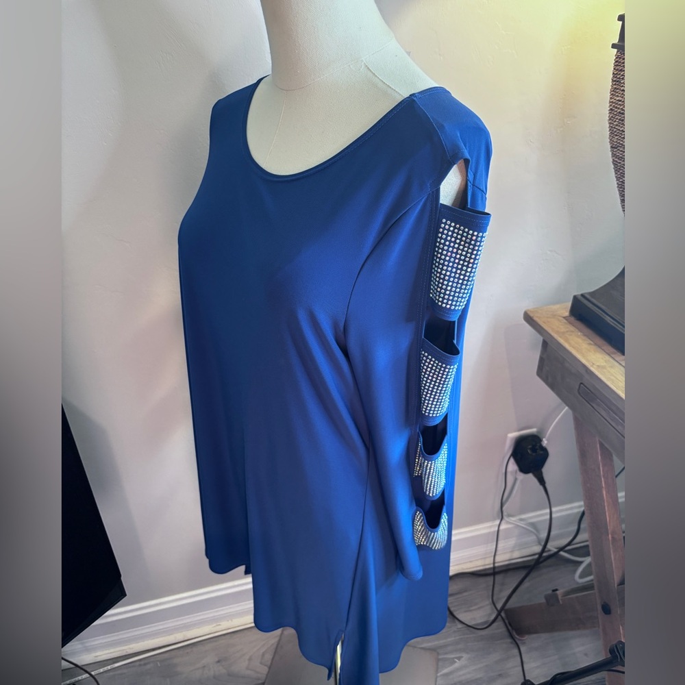 Covercharge Blue Women’s Cold-Shoulder Top with Embellished Sleeve Medium